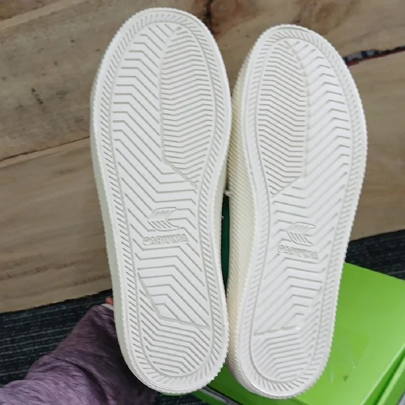 NIB Cariuma OCA Low Green Canvas Womens 7 - Picture 8 of 9